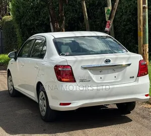 Toyota Axio 1.5 Hybrid 2WD 2019 Off white