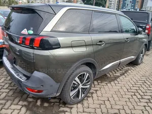 Peugeot 5008 2019 Gray