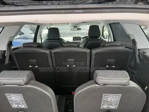 Peugeot 5008 2019 Gray