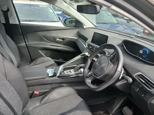 Peugeot 5008 2019 Gray