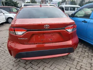 Toyota Corolla 2019 Orange