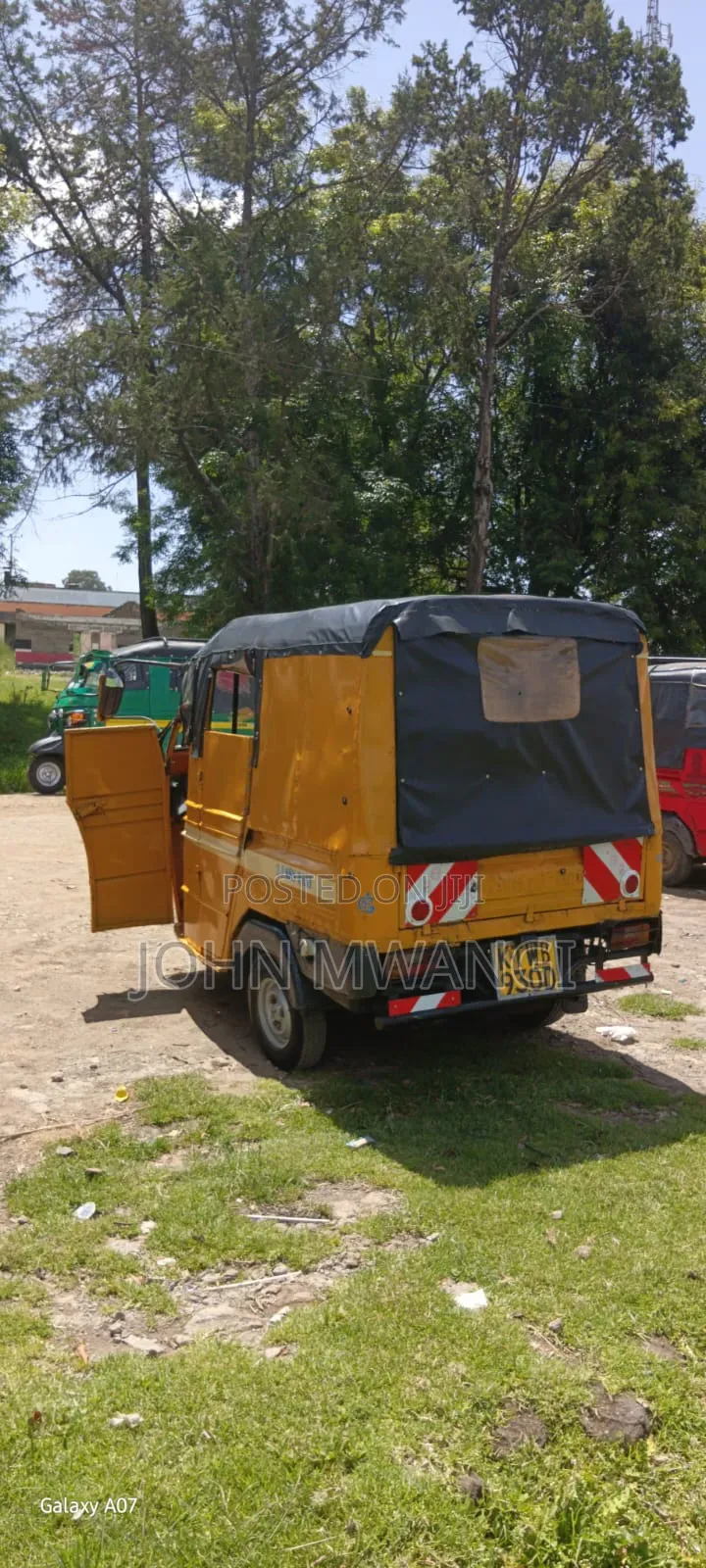 Piaggio 2019 Yellow