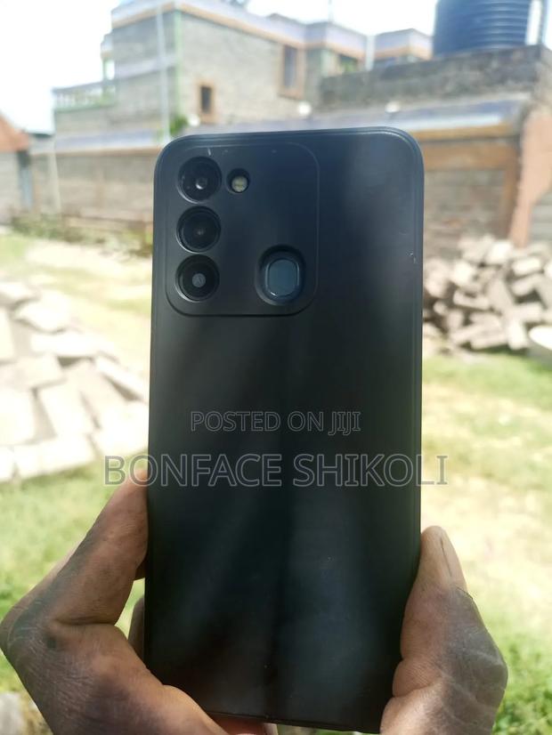 Tecno Spark 8C 64 GB Blue - thumbnail 3