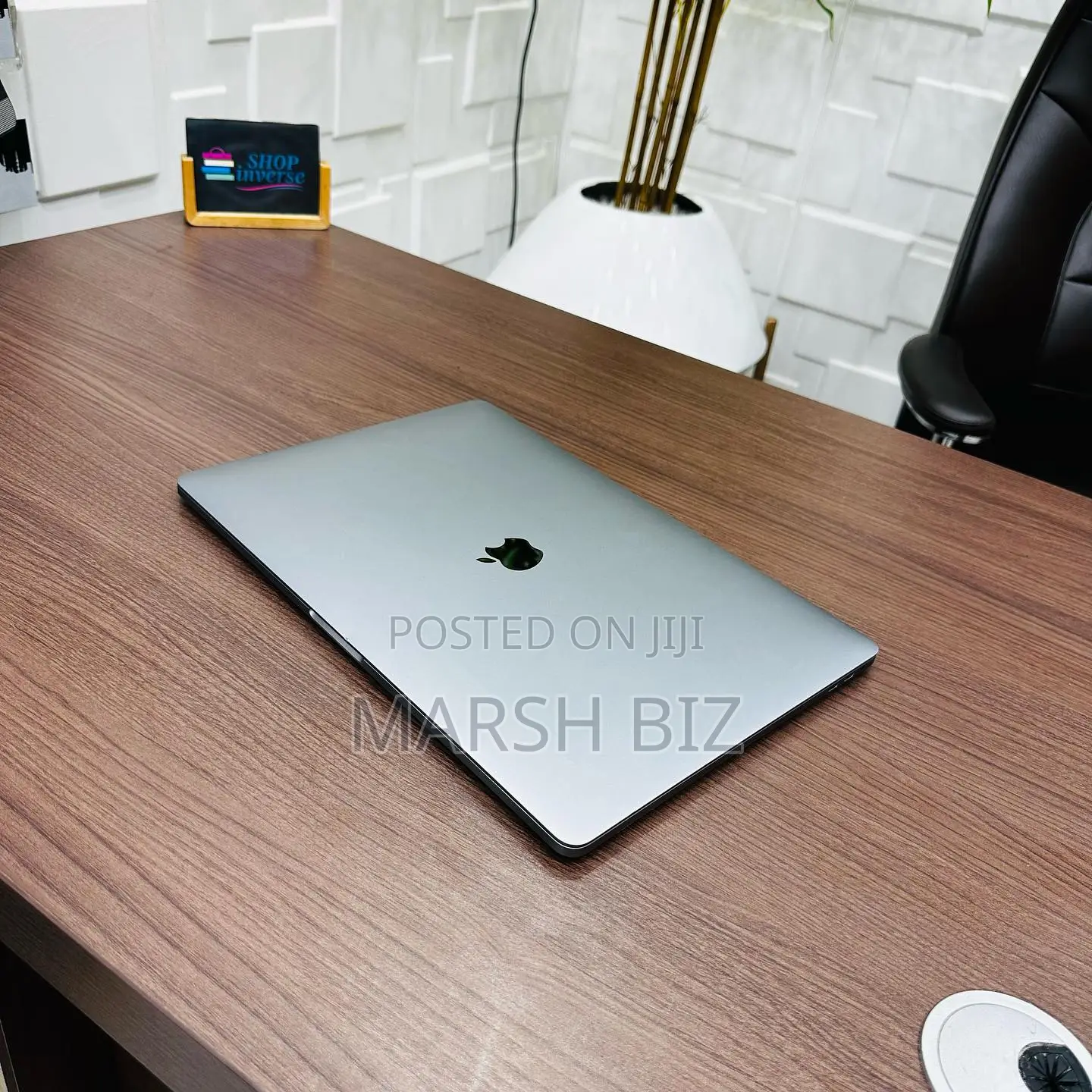 New Laptop Apple MacBook Pro 2017 8GB Intel Core i7 SSD 256GB