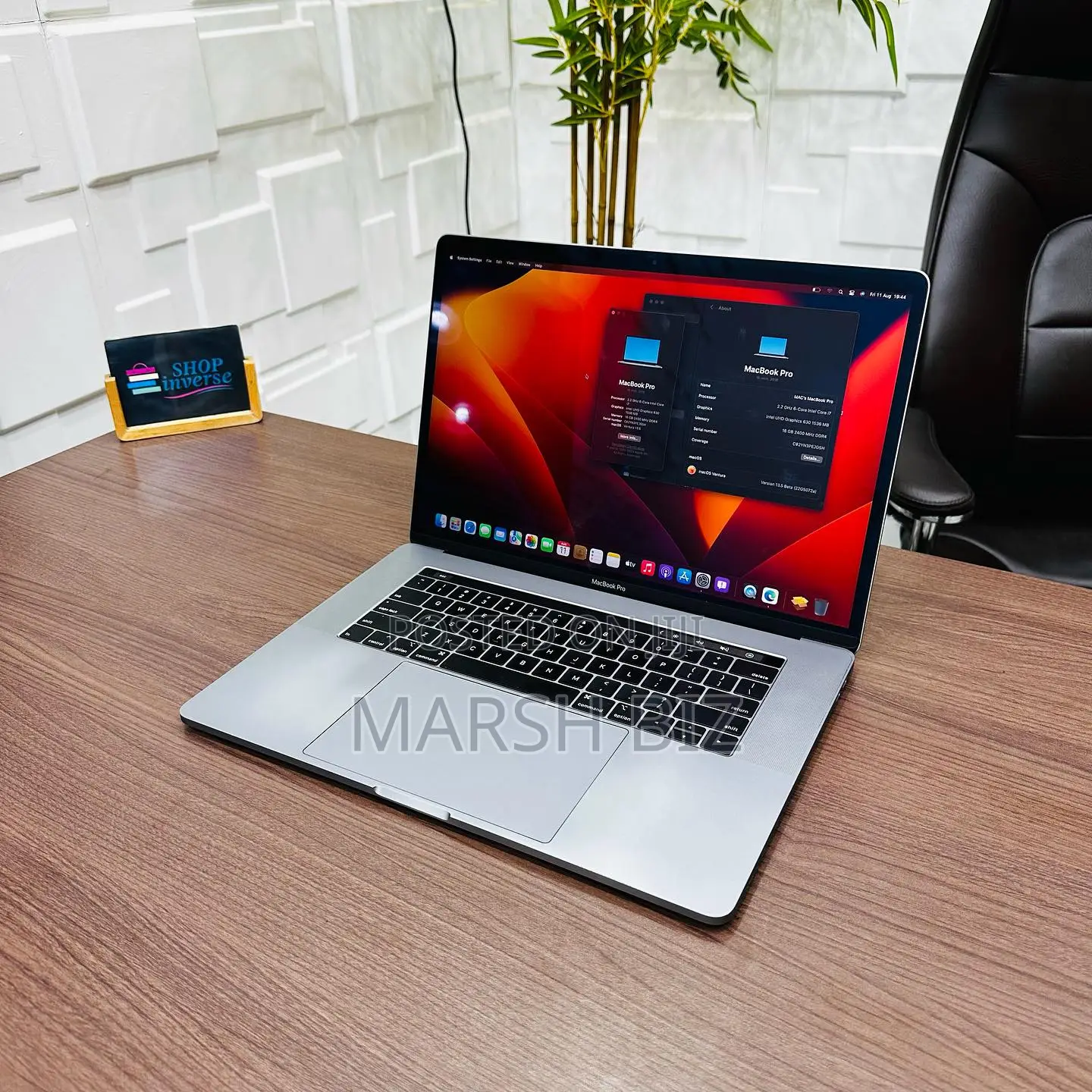 New Laptop Apple MacBook Pro 2017 8GB Intel Core i7 SSD 256GB