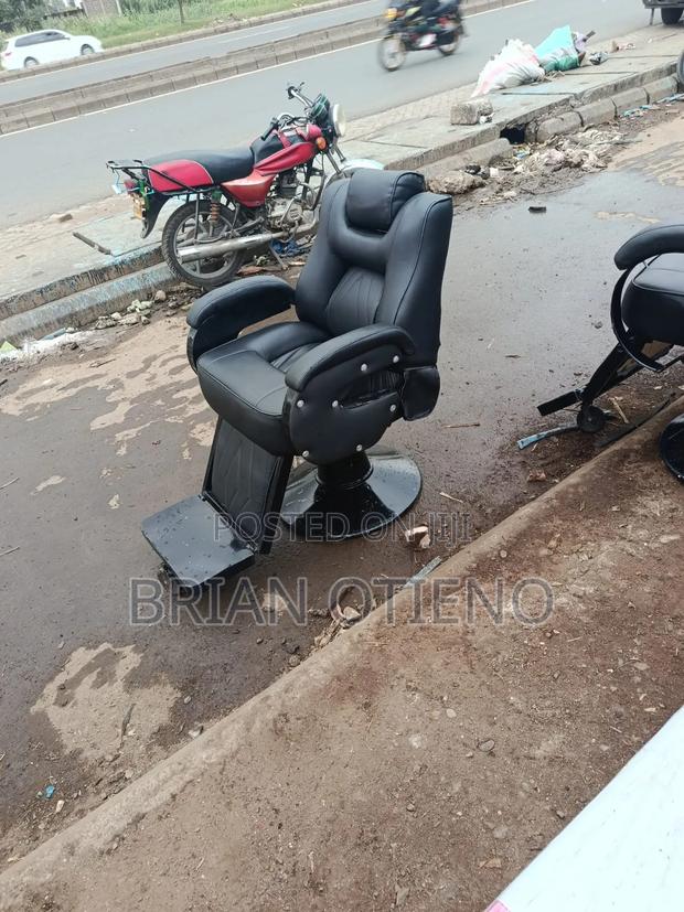 Movable Barber Chairs 