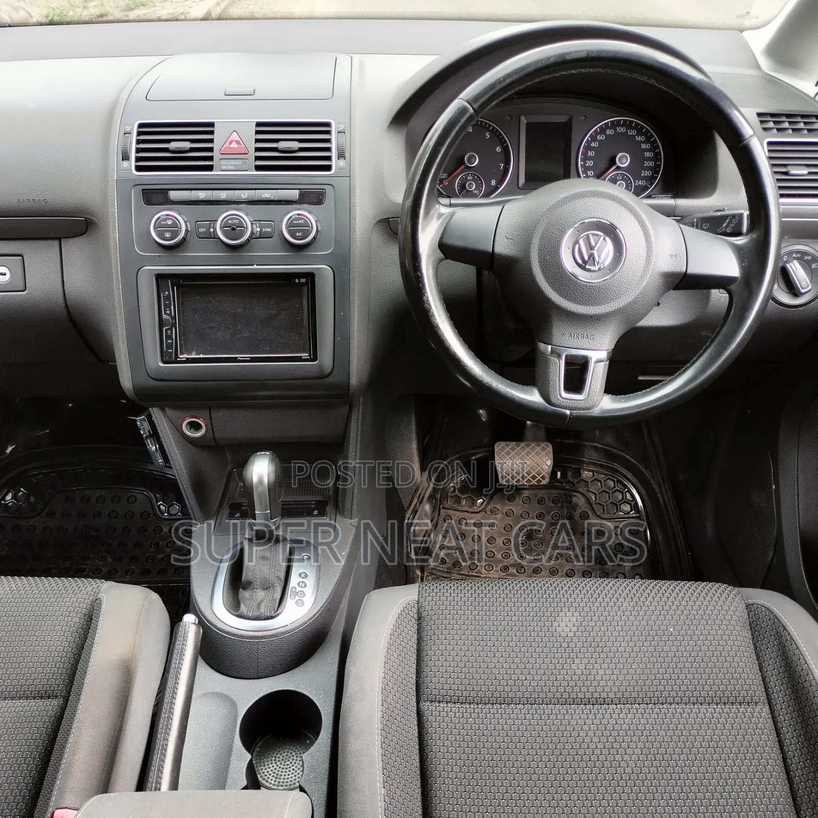 Volkswagen Touran 2015 Black