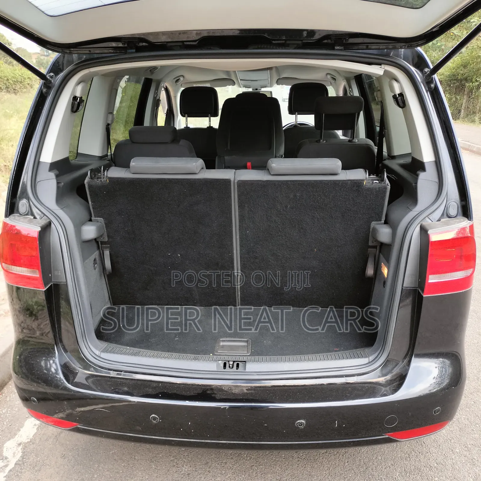 Volkswagen Touran 2015 Black