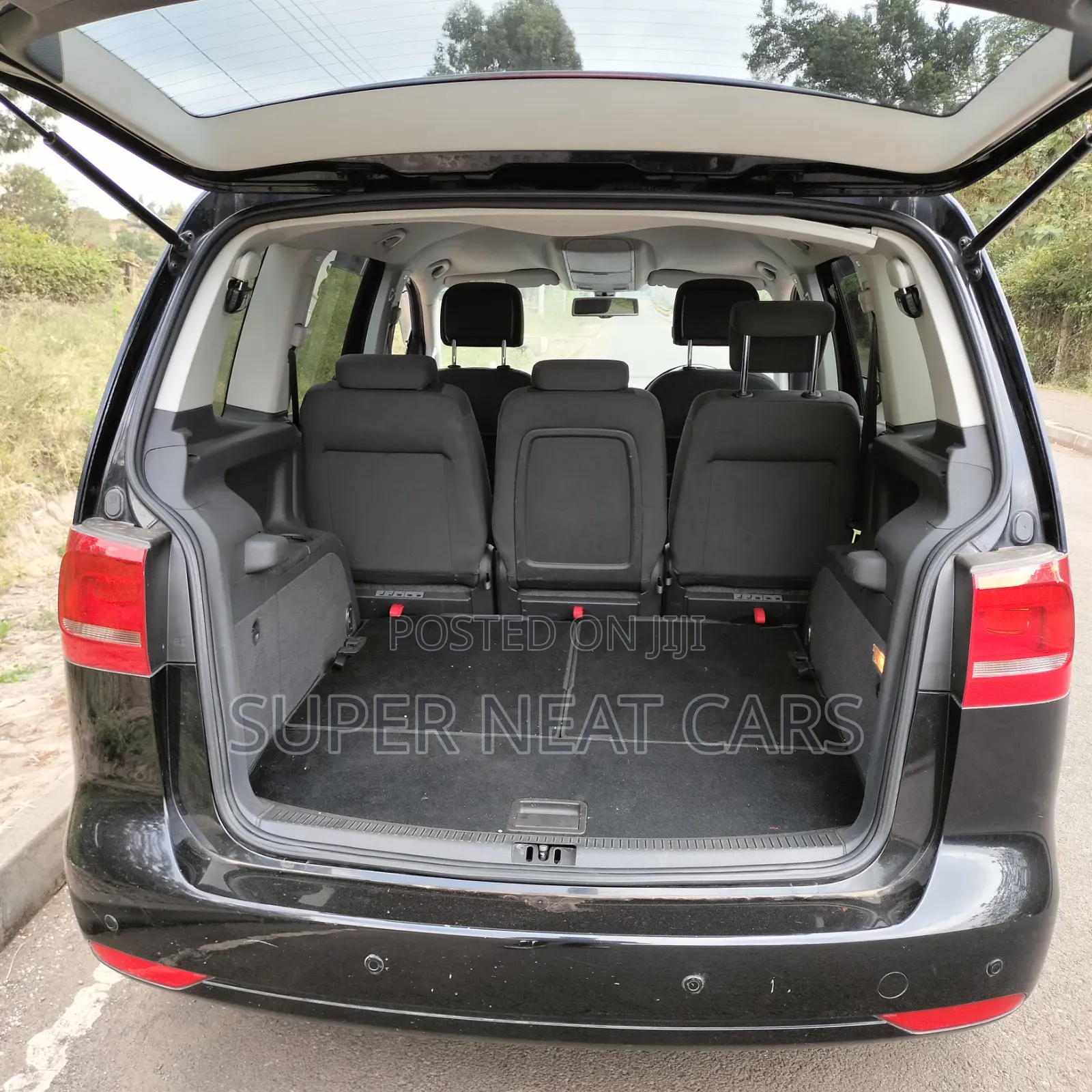 Volkswagen Touran 2015 Black