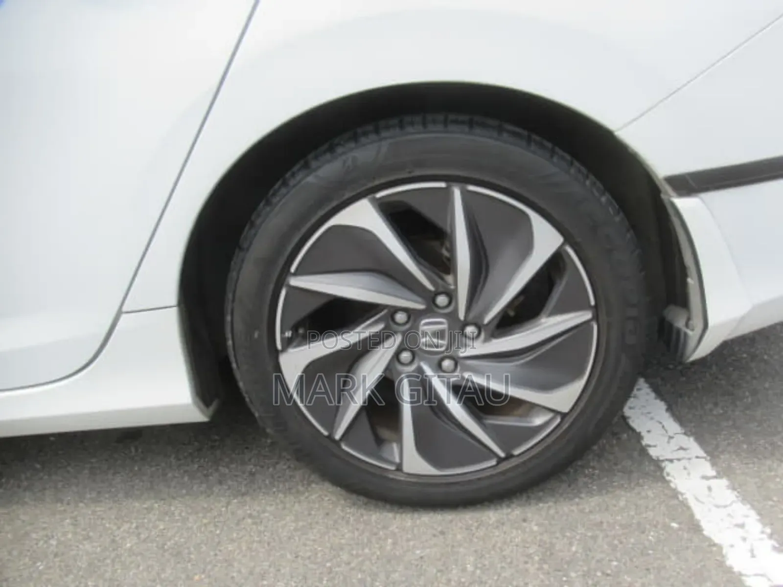Honda Insight Touring 2019 White