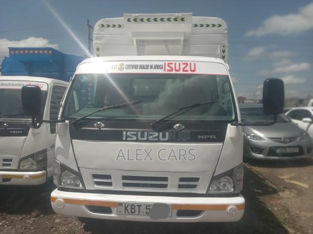 Isuzu NPR Truck - thumbnail 2
