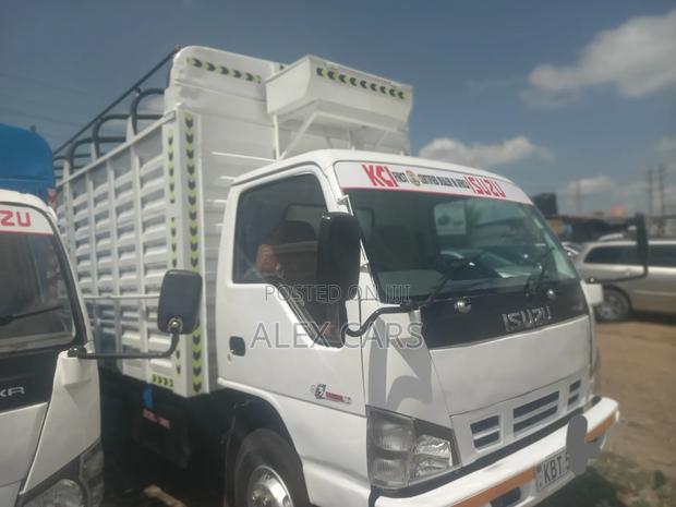 Isuzu NPR Truck - thumbnail 3