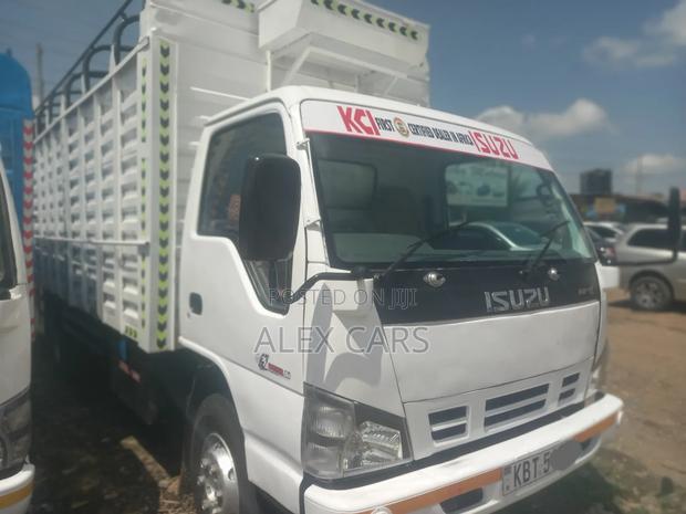 Isuzu NPR Truck - thumbnail 5
