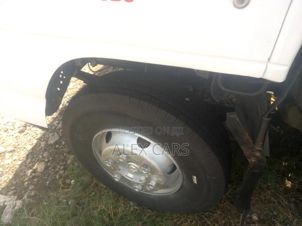 Isuzu NPR Truck - thumbnail 9