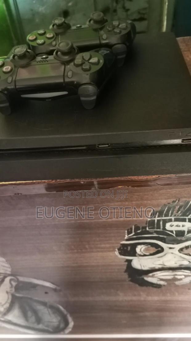 Ps4 Slim Chipped With 5 Games - thumbnail 4