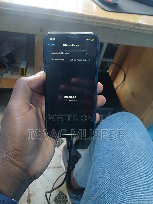 Apple iPhone XR 64 GB Black - thumbnail 2