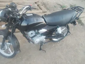 TVS HLX Plus ES 2025 Black