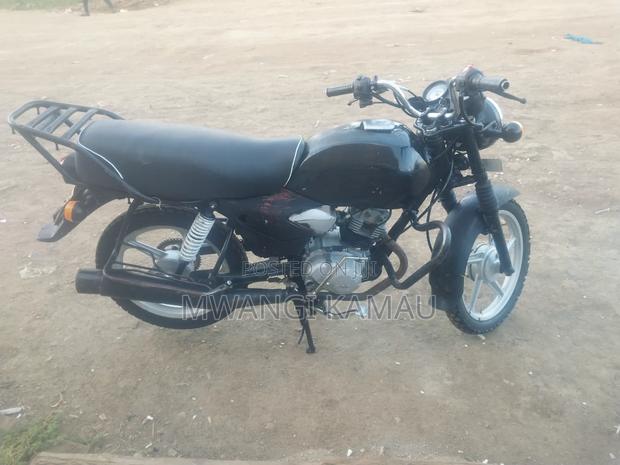 TVS HLX Plus ES 2025 Black - thumbnail 3