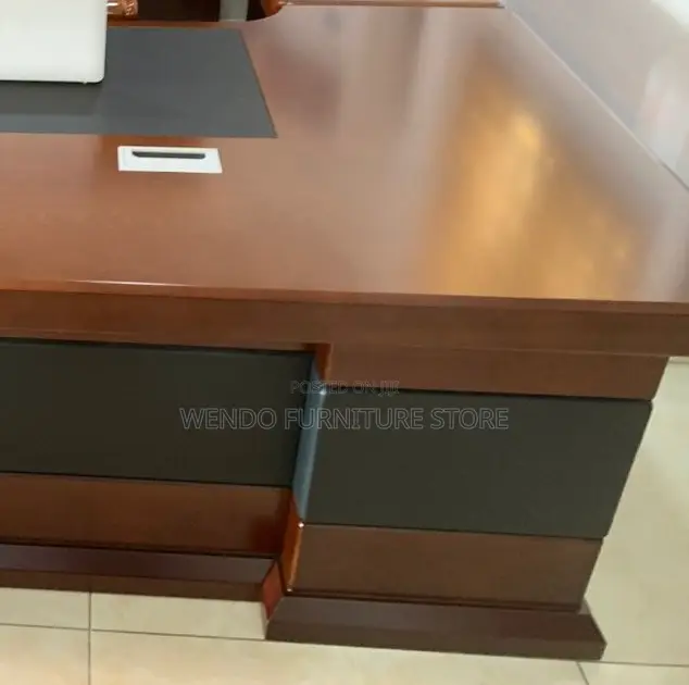 Office Desk; 1.8 Meters Executive Mahogany Office Ggtr8-0 Desk