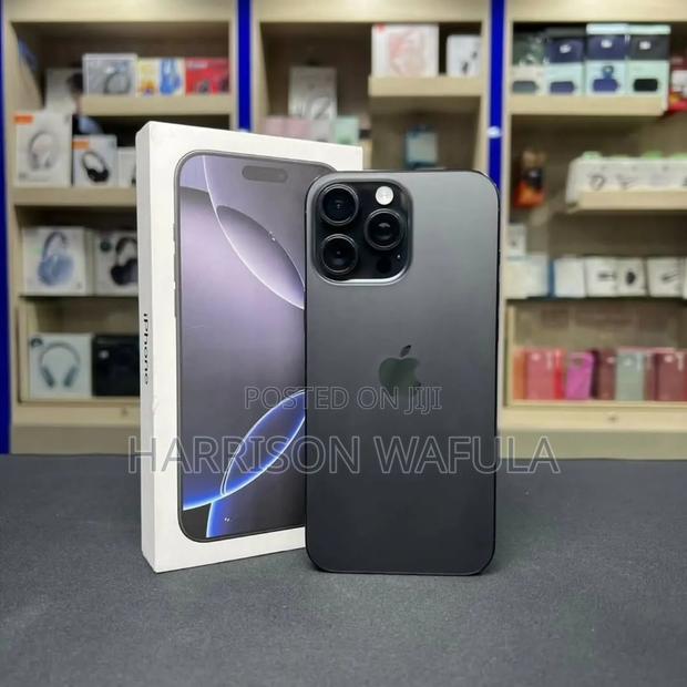 Apple iPhone 16 Pro Max 256 GB Black - thumbnail 3