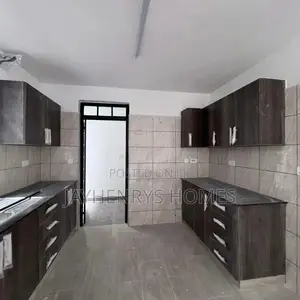 4bdrm House in Gateway Mall Area for rent