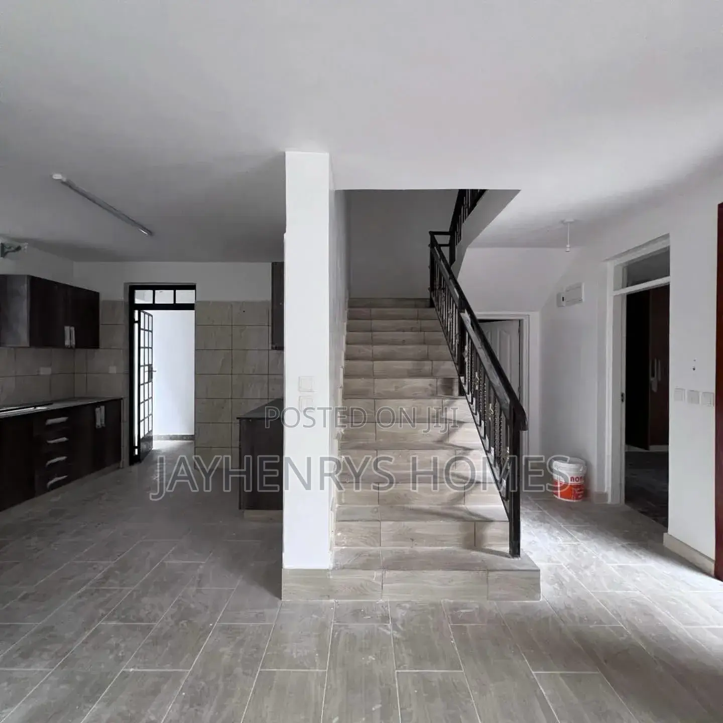 4bdrm House in Gateway Mall Area for rent
