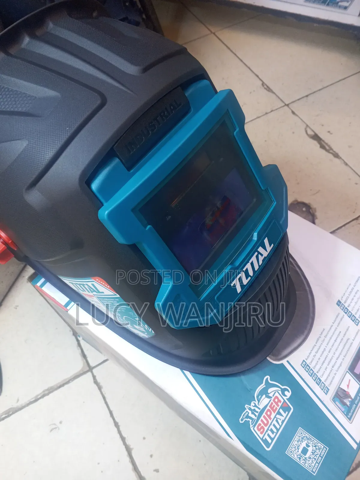 Best Performing Helmet/ Auto Dark Helmet