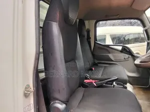 Mitsubishi Canter Fe
