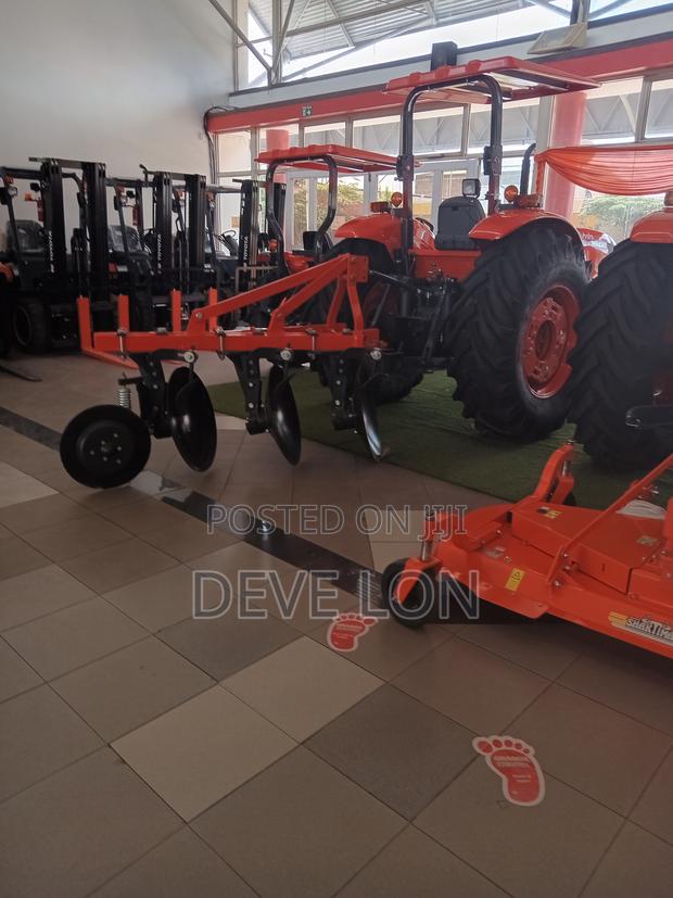 Kubota Tractor - thumbnail 3
