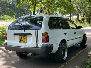 Toyota Corolla 1999 White