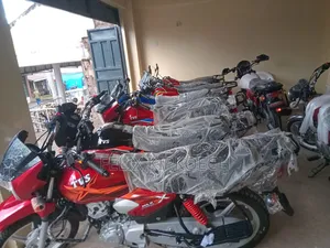 New TVS HLX 125 2023 Red