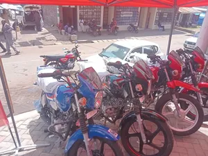 New TVS HLX 125 2023 Red