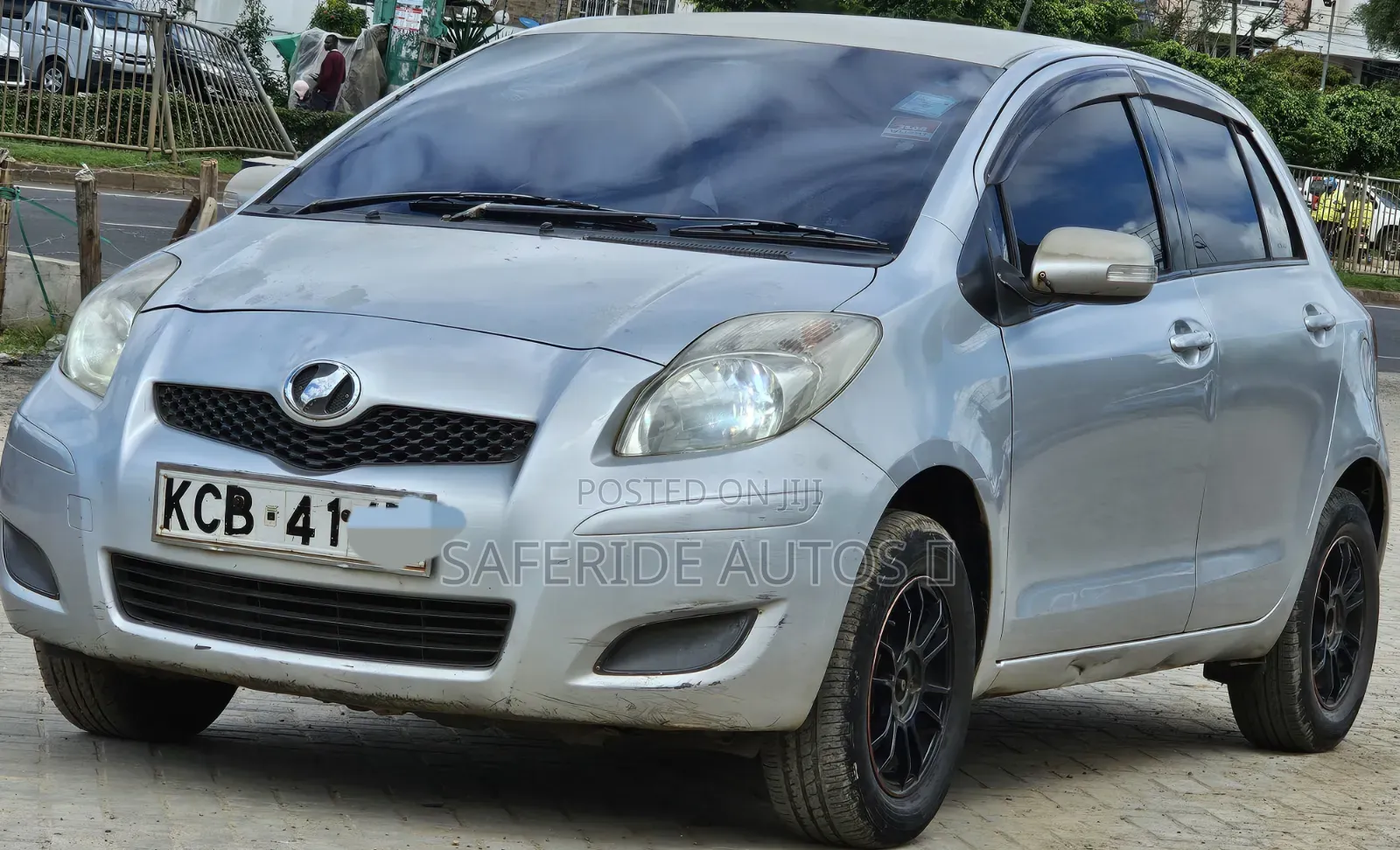 Toyota Vitz 2007 Silver
