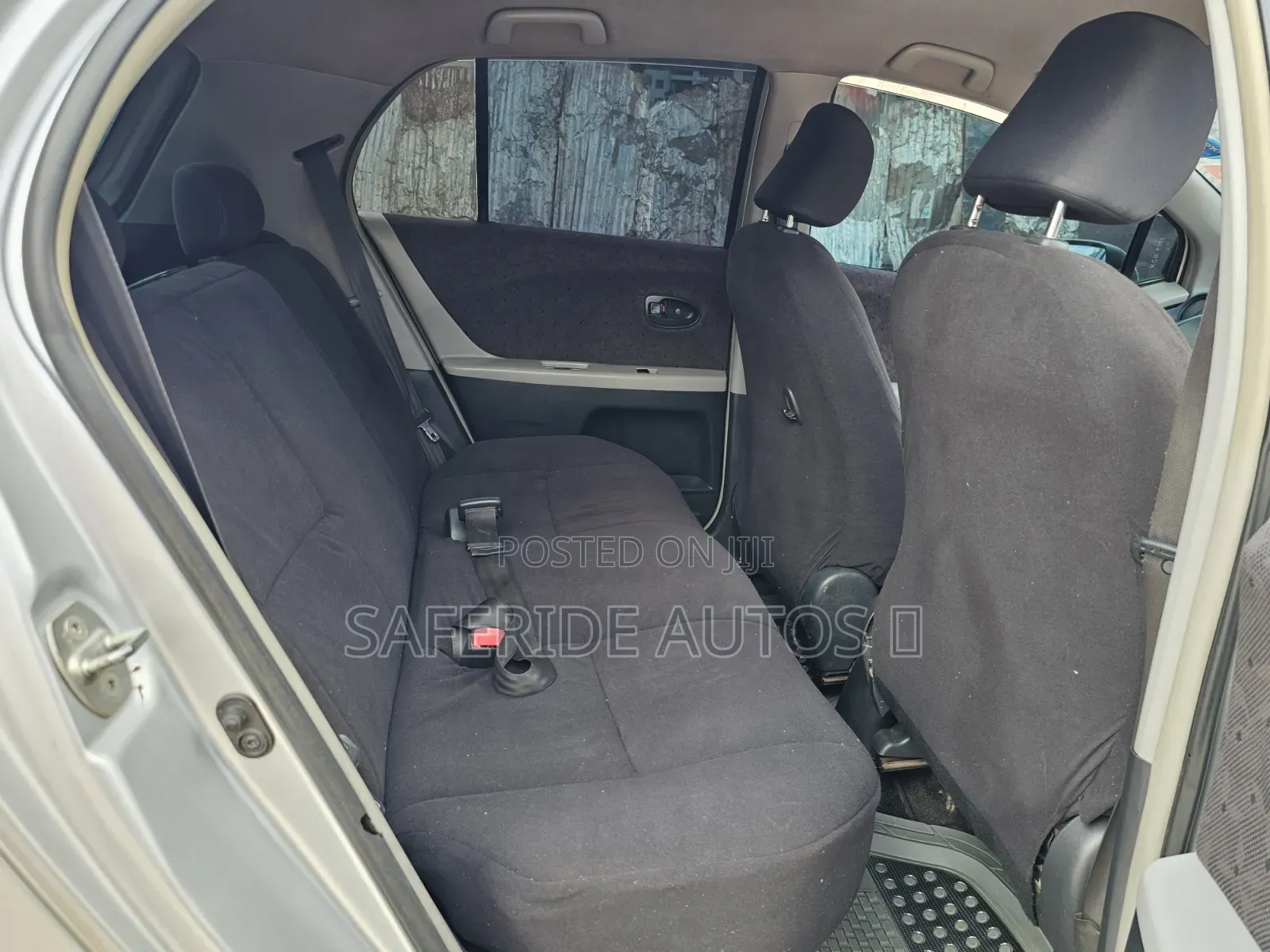 Toyota Vitz 2007 Silver