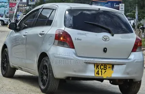 Toyota Vitz 2007 Silver