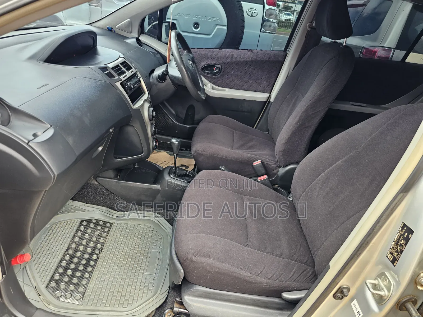 Toyota Vitz 2007 Silver