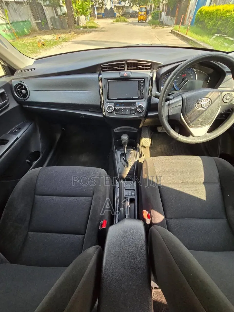 Toyota Axio 1.5 Hybrid 2WD 2019 White