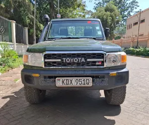 Toyota Land Cruiser 2014 Green