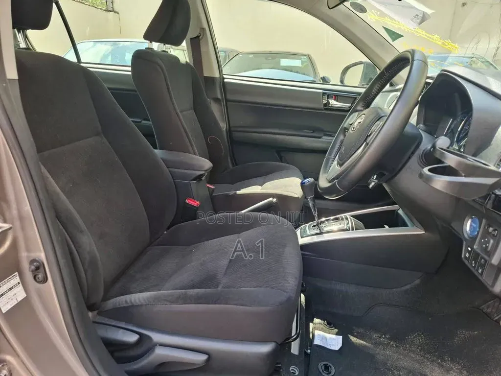 Toyota Axio 1.5 Hybrid 2WD 2019 Gold