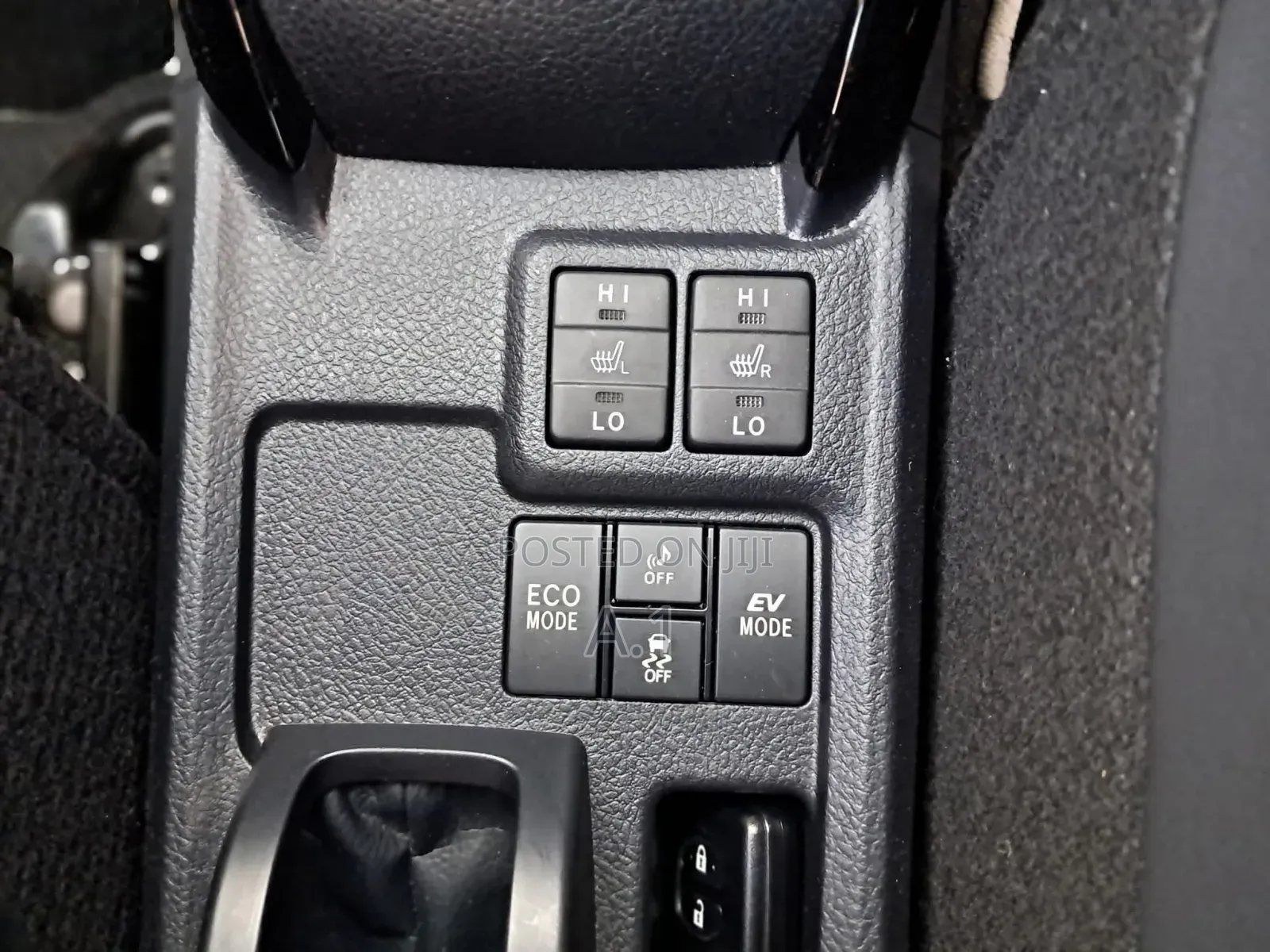 Toyota Axio 1.5 Hybrid 2WD 2019 Pearl