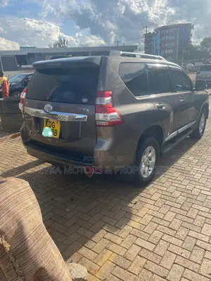 Toyota Land Cruiser Prado 2015 Gray