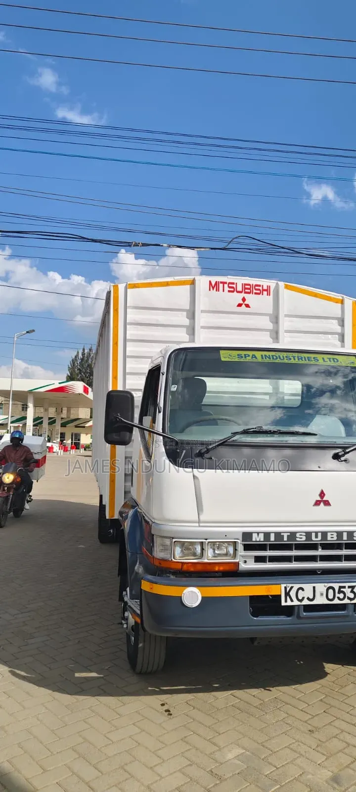 Mitsubishi Fh 215 2016 White on Sale