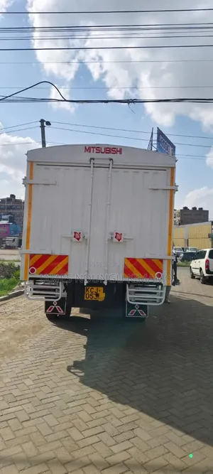 Mitsubishi Fh 215 2016 White on Sale