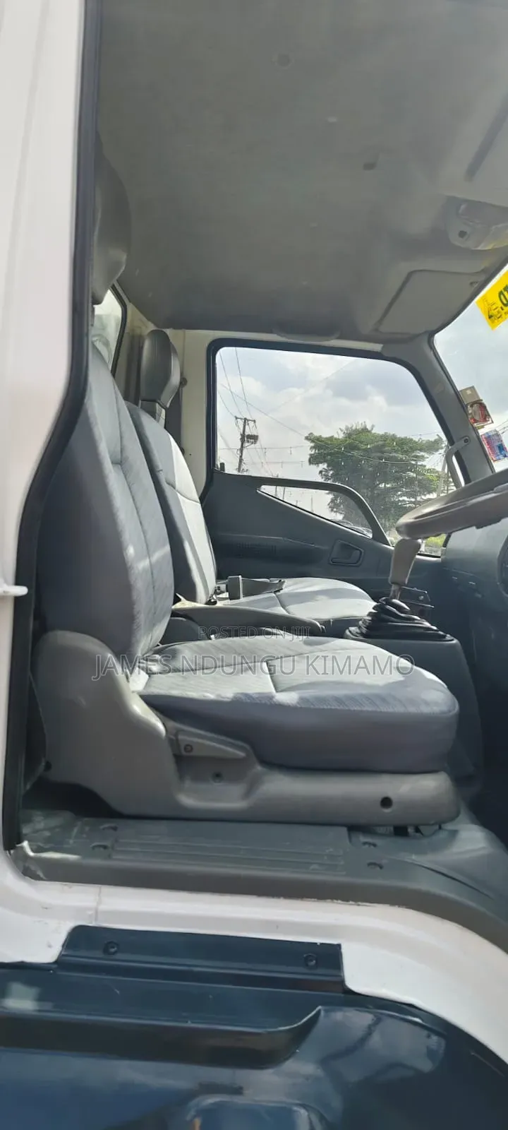 Mitsubishi Fh 215 2016 White on Sale