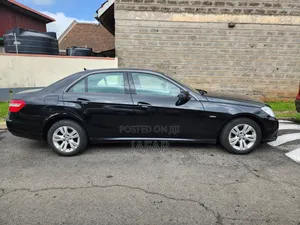 Mercedes-Benz E200 2010 Black