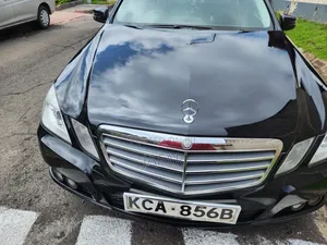 Mercedes-Benz E200 2010 Black
