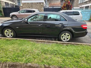 Mercedes-Benz E200 2010 Black