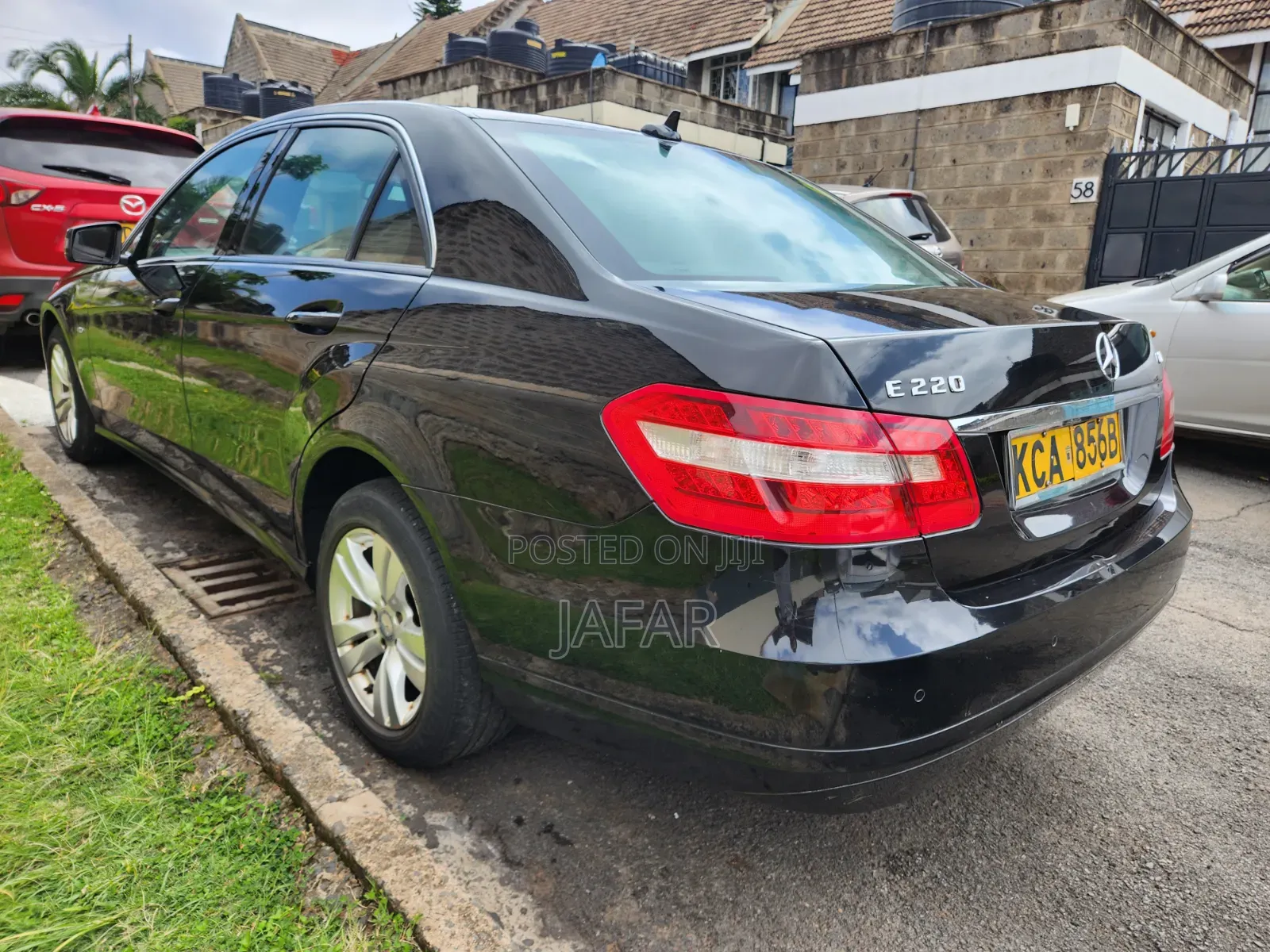 Mercedes-Benz E200 2010 Black