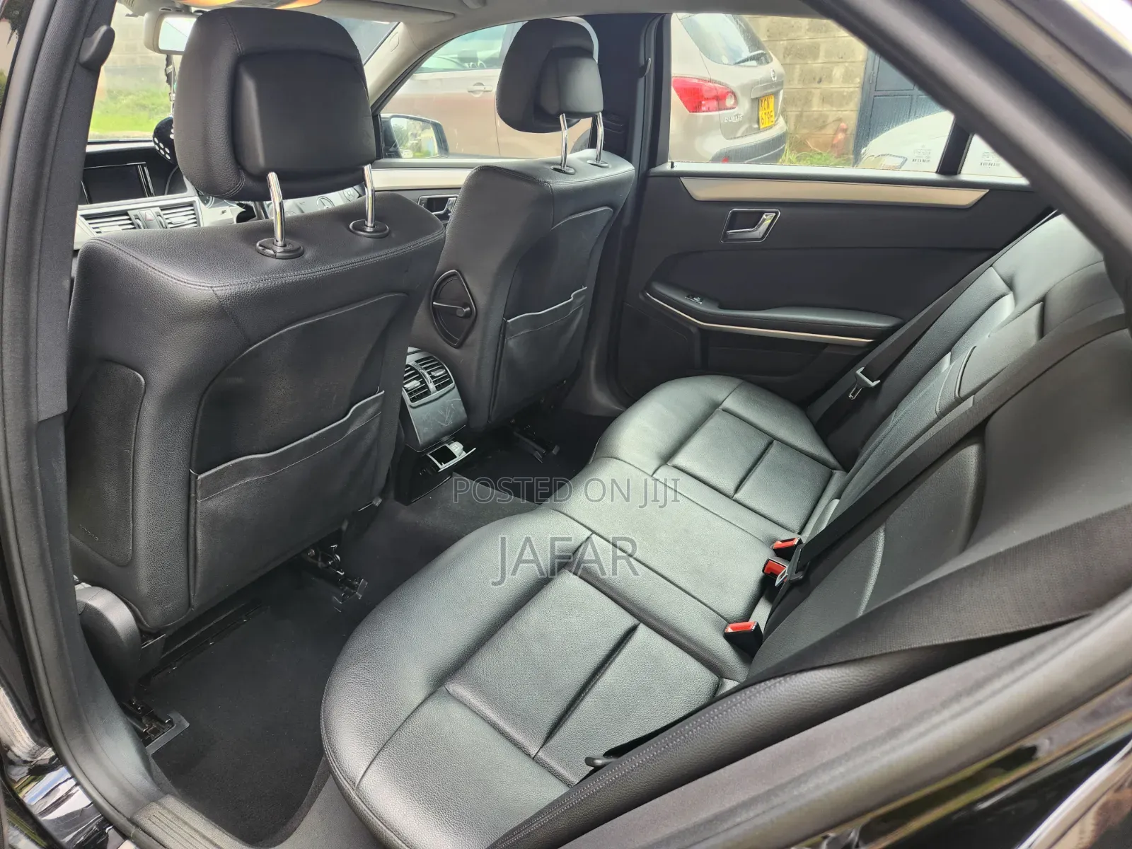 Mercedes-Benz E200 2010 Black