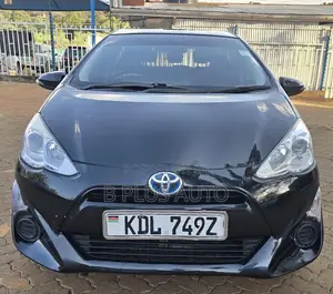 Toyota Aqua 2016 Black